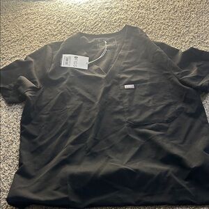 Figs Men's Black V-Neck Tee